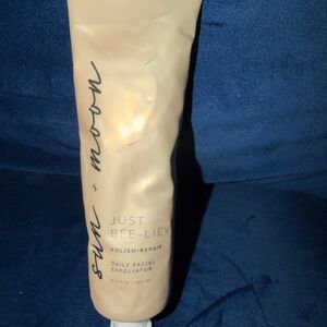 Sun n Moon Just Bee-liev Facial Exfoliator - Cream